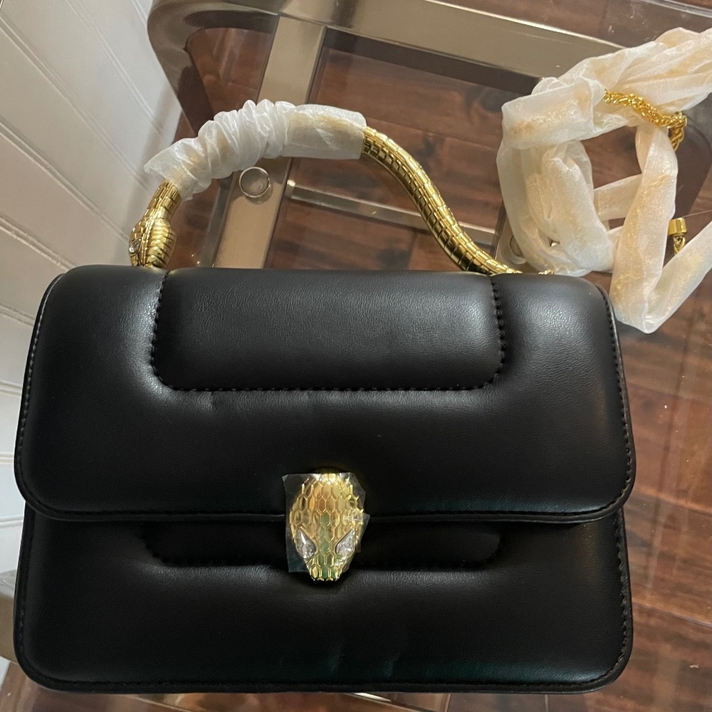 Pocket black leather small hand purse